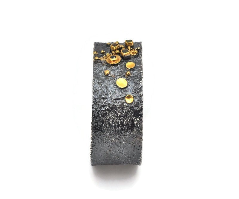 Oxidiertes Silberarmband mit Diamanten
