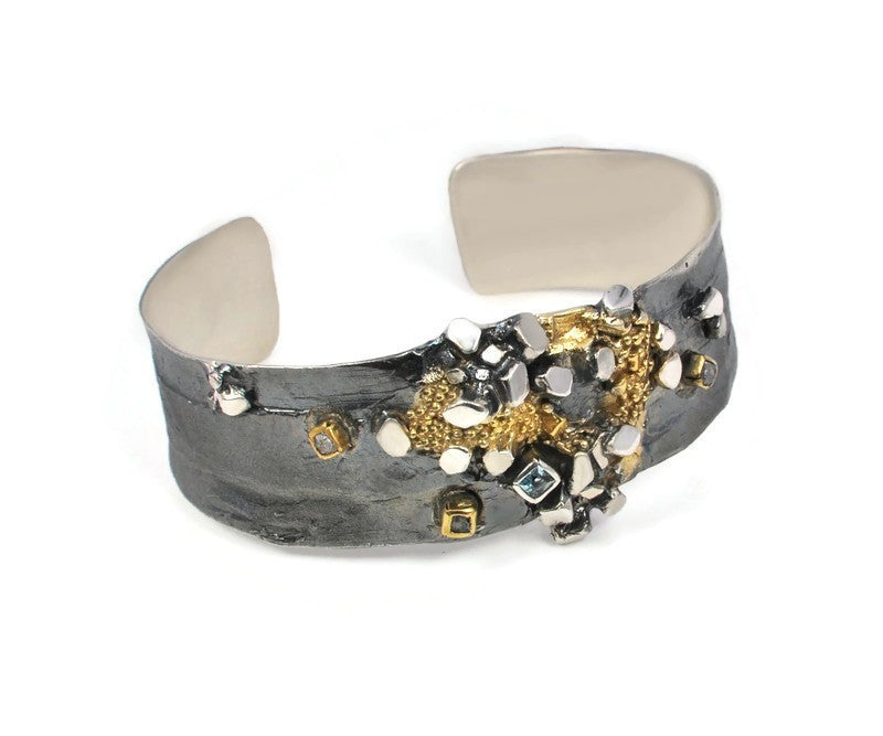 Oxidiertes, vergoldetes Silberarmband mit Diamanten und Blau Topas