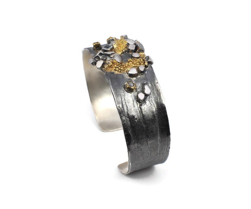 Oxidiertes, vergoldetes Silberarmband mit Diamanten und Blau Topas