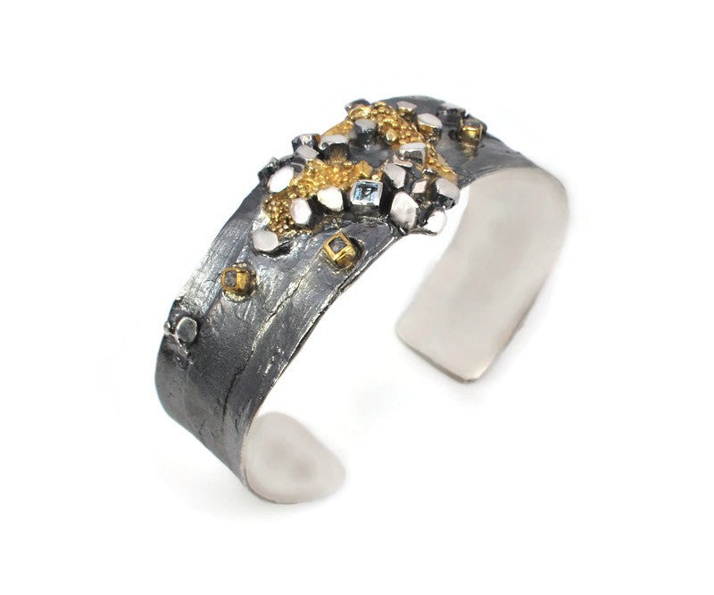 Oxidiertes, vergoldetes Silberarmband mit Diamanten und Blau Topas
