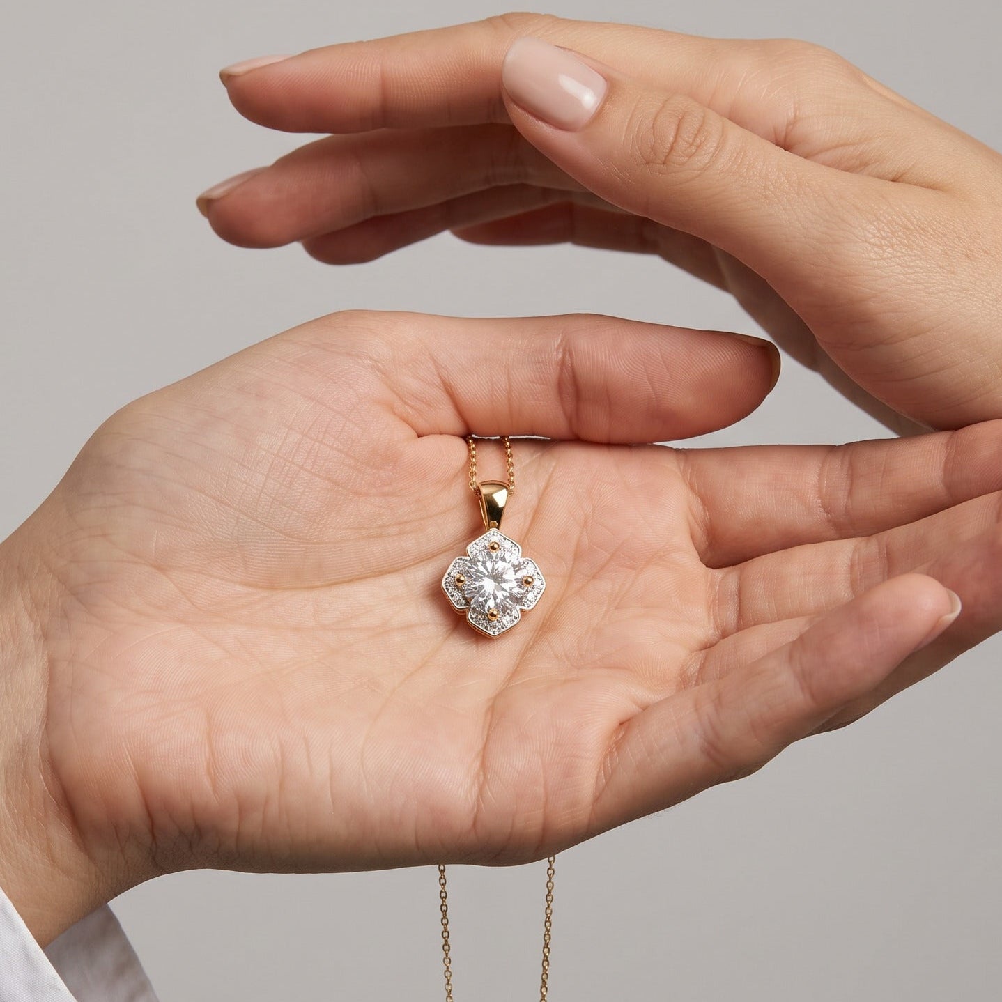 Anhänger – 585er Gelbgold – Labordiamant mit Rosette