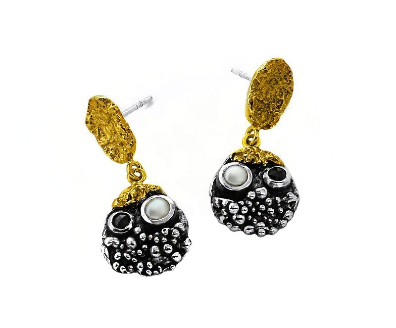 Silberne Ohrringe mit schwarzem Diamanten und Perle