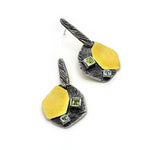 Ohrringe aus oxidiertem, vergoldetem Silber mit Peridot- und Himmelstopas-Steinen