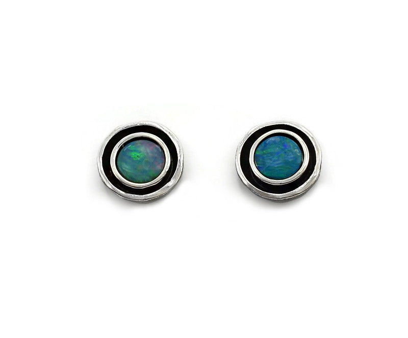 Ohrringe aus oxidiertem Silber mit Opal-Doublet-Steinen
