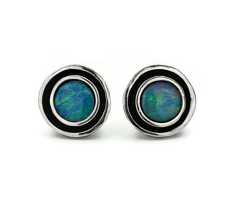 Ohrringe aus oxidiertem Silber mit Opal-Doublet-Steinen