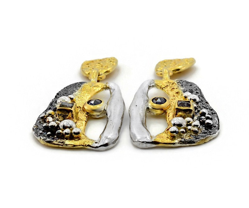 Ohrringe aus vergoldetem, oxidiertem Silber mit Diamanten