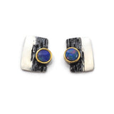 Vergoldete Ohrringe aus oxidiertem Silber mit Opal-Doublet-Steinen