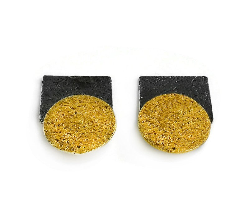 Vergoldete Ohrringe aus oxidiertem Silber