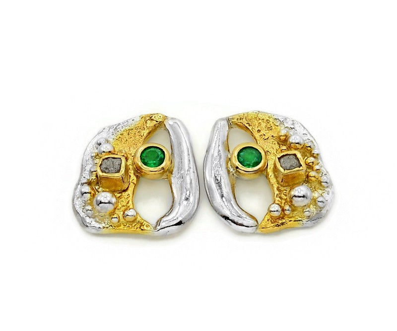 Vergoldete Silberohrringe mit Diamanten und Smaragden
