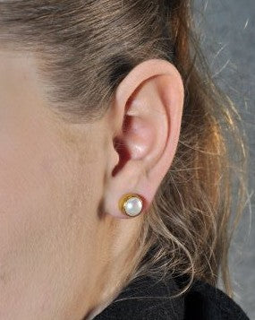 Vergoldete Silberohrringe mit Perlen