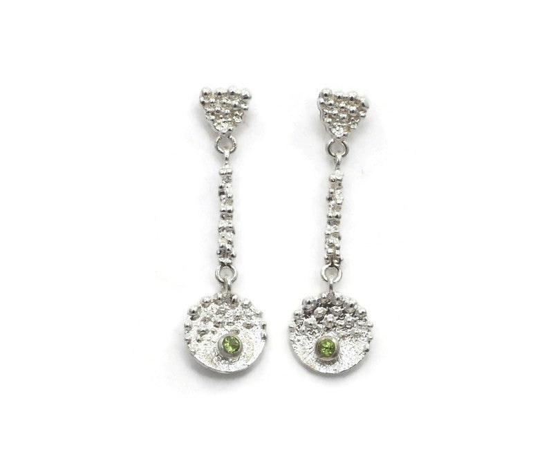 Silberne Ohrringe mit Peridotstein