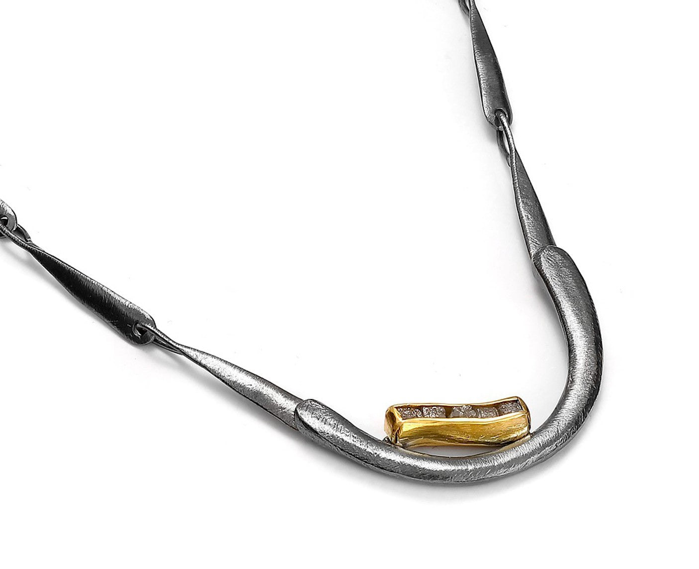 Gold überzogener silberner Collier mit Diamanten