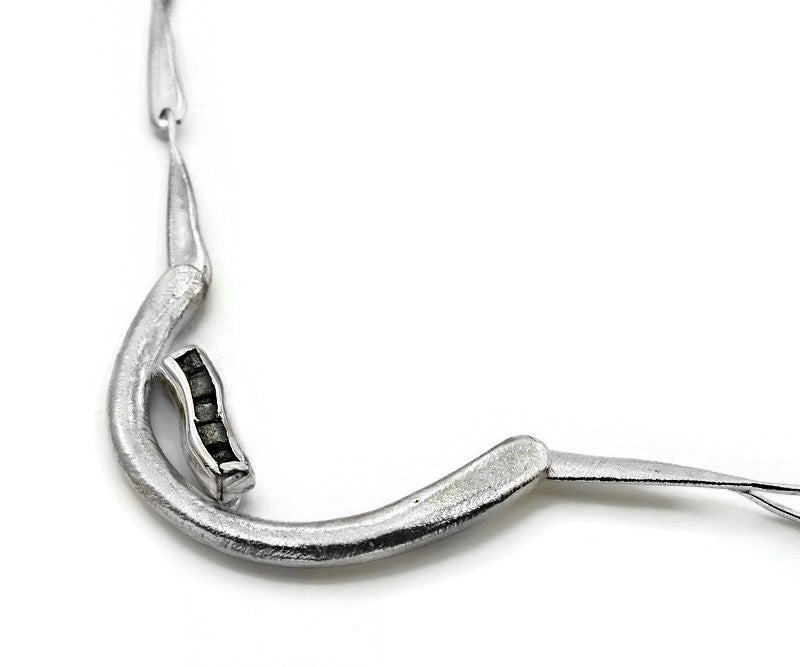 Silberne Halskette mit Diamant