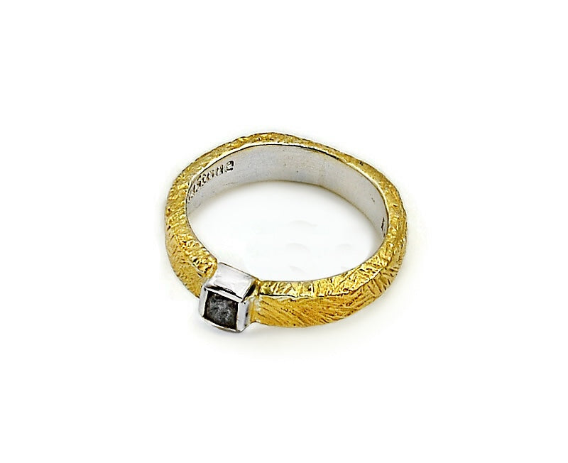 Vergoldeter Ring mit Diamant