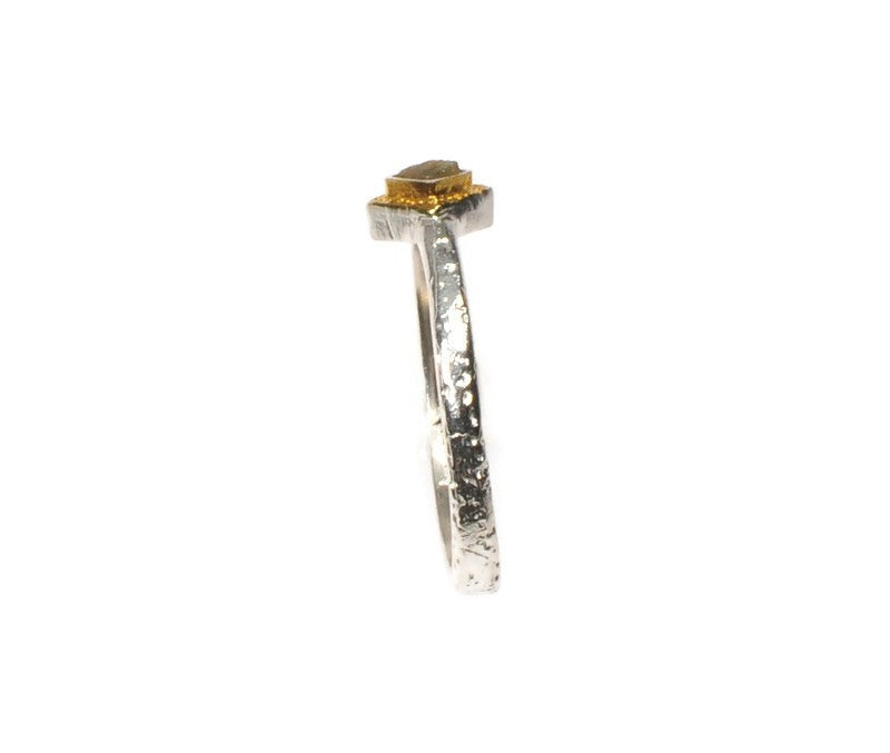 Ring aus Silber und Gold mit Diamant