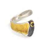 Ring aus oxidiertem vergoldetem Sterlingsilber mit schwarzem Diamanten