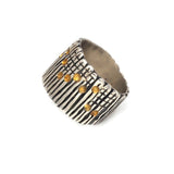 Ring aus oxidiertem Sterlingsilber und Gold