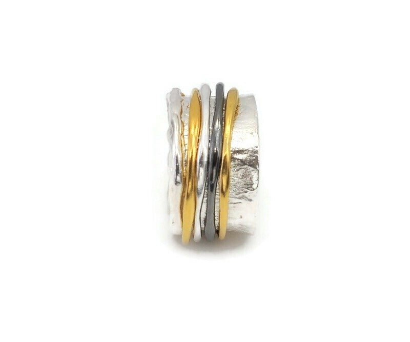 Ring aus oxidiertem Silber mit vergoldeten Ringen