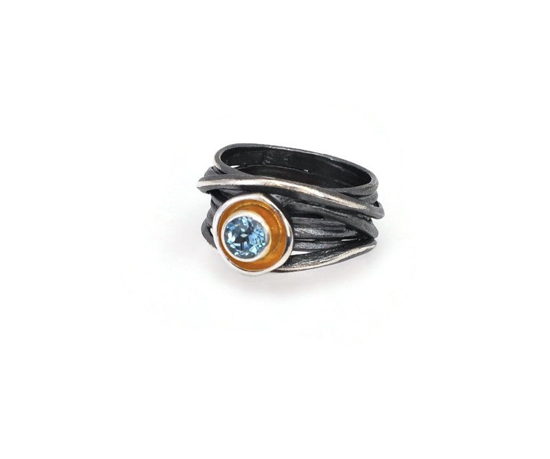 Oxidierter Silberring mit Blau Topas