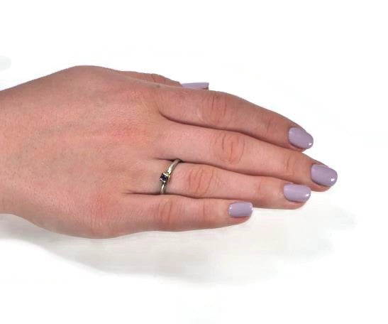 Ring aus oxydiertem Silber mit Amethyst