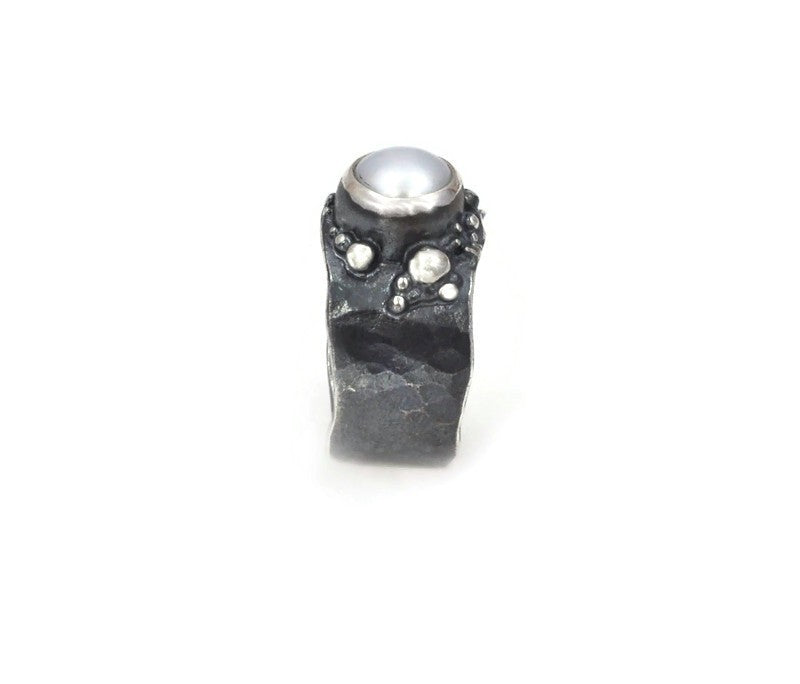 Oxidierter Silberring mit Perle