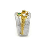 Vergoldeter Silberring mit Diamant und Smaragd