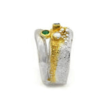 Vergoldeter Silberring mit Diamant und Smaragd