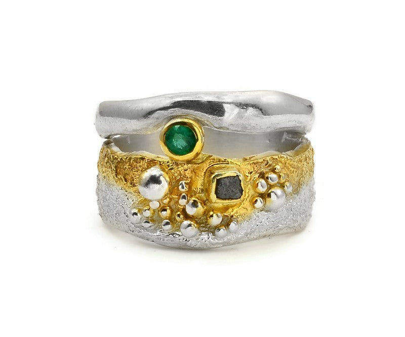 Vergoldeter Silberring mit Diamant und Smaragd