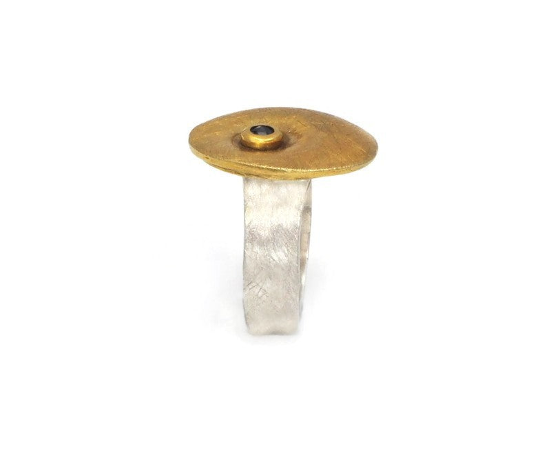 Vergoldeter Silberring mit schwarzem Diamanten