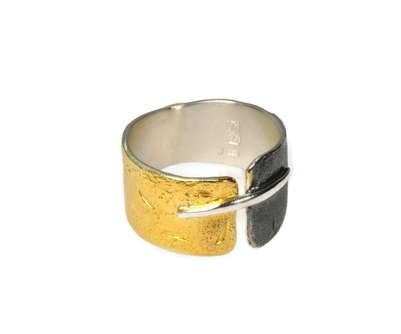Vergoldeter Ring aus oxidiertem Silber