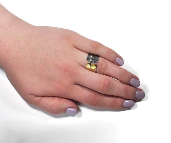Vergoldeter Ring aus oxidiertem Silber