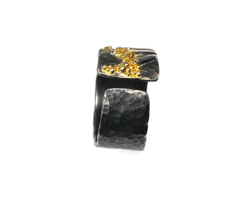 Vergoldeter Ring aus oxidiertem Silber