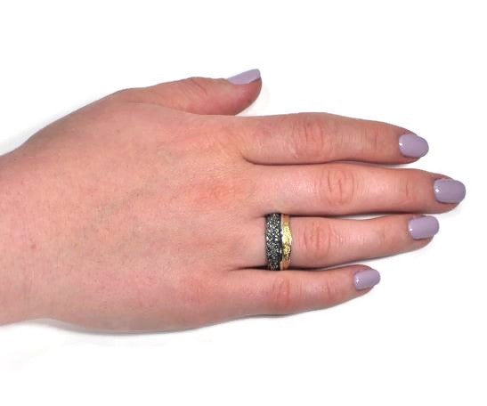 Ring aus vergoldetem, oxidiertem Silber