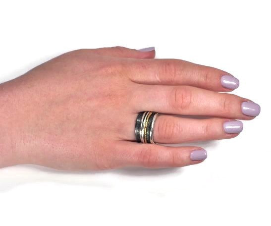 Vergoldeter Ring aus oxidiertem Silber