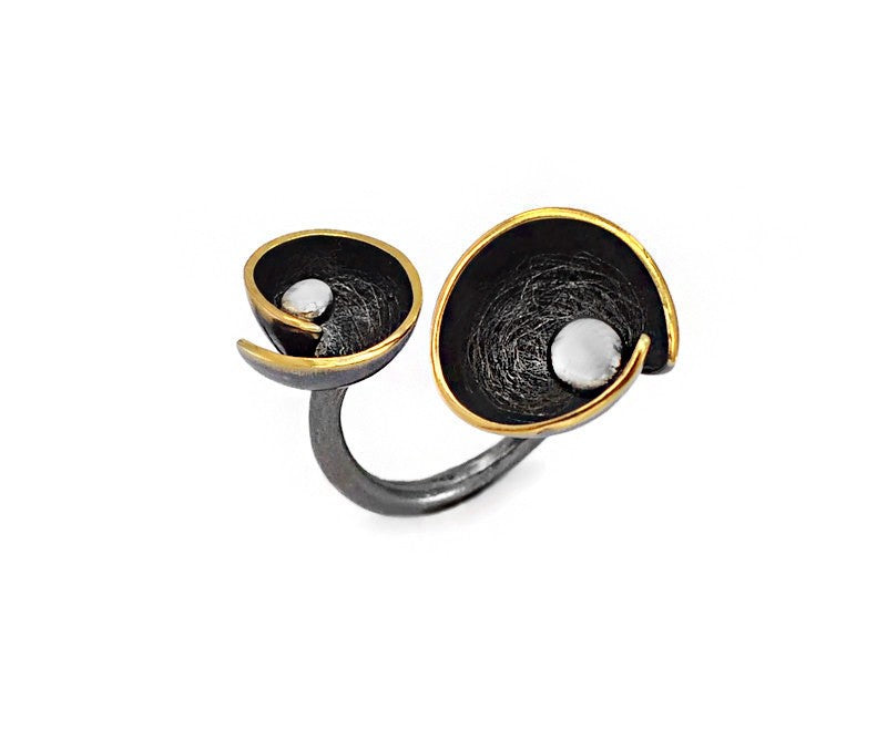 Ring aus vergoldetem, oxidiertem Silber