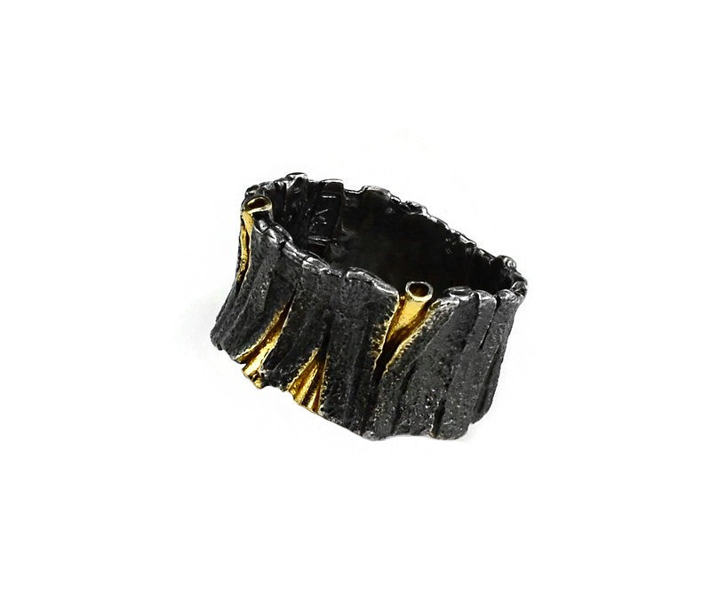 Vergoldeter Ring aus oxidiertem Silber