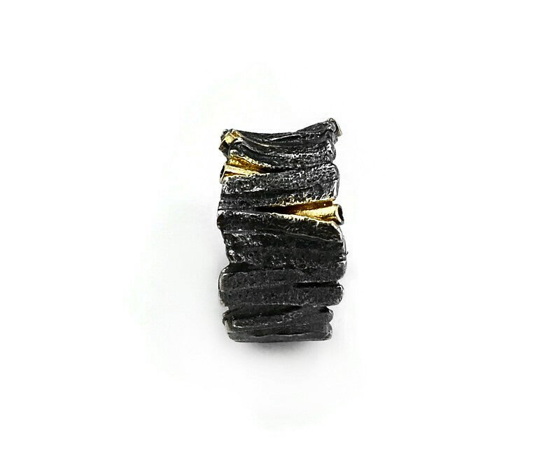 Vergoldeter Ring aus oxidiertem Silber