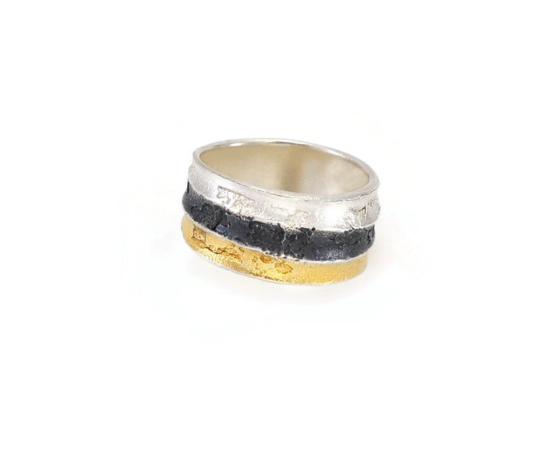 Ring aus vergoldetem, oxidiertem Silber