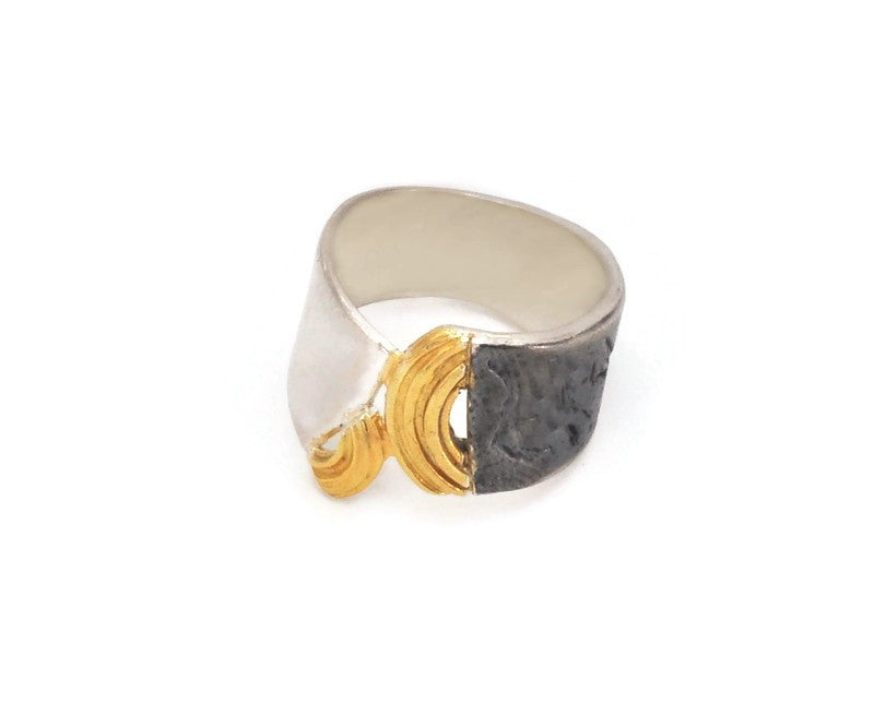 Vergoldeter Ring aus oxidiertem Silber