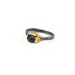 Vergoldeter Ring aus oxidiertem Silber mit Perle