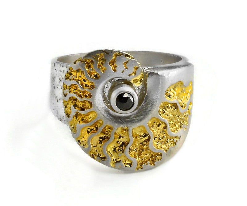 Vergoldeter Silberring mit schwarzem Diamanten