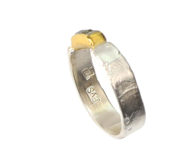 Ring aus Sterlingsilber mit drei Diamanten
