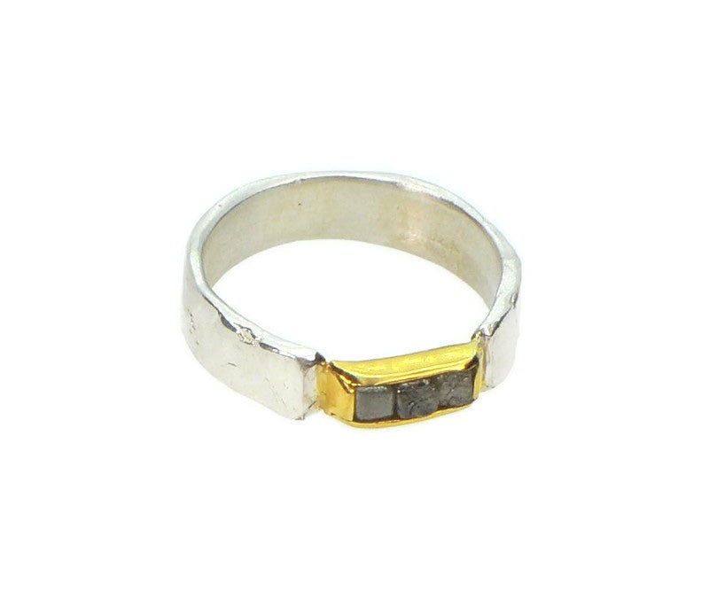 Ring aus Sterlingsilber mit drei Diamanten