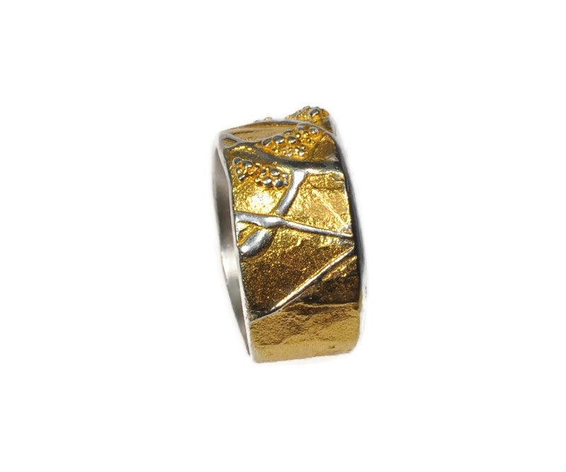Ring aus Gold und Silber