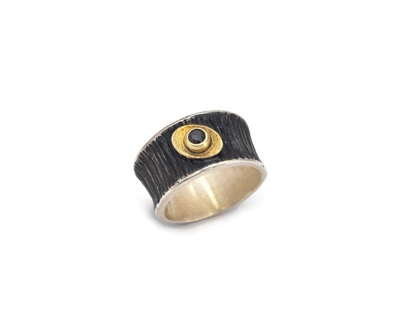 Ring aus oxidiertem vergoldetem Sterlingsilber mit schwarzem Diamanten