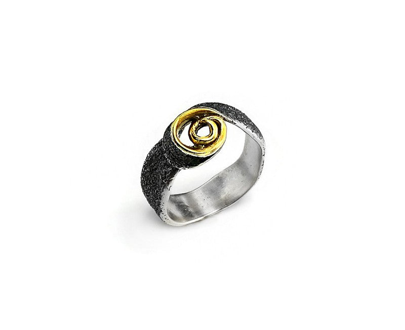 Vergoldeter Ring aus oxidiertem Silber