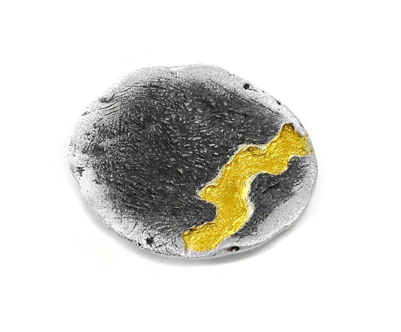 Vergoldeter Anhänger aus oxidiertem Silber