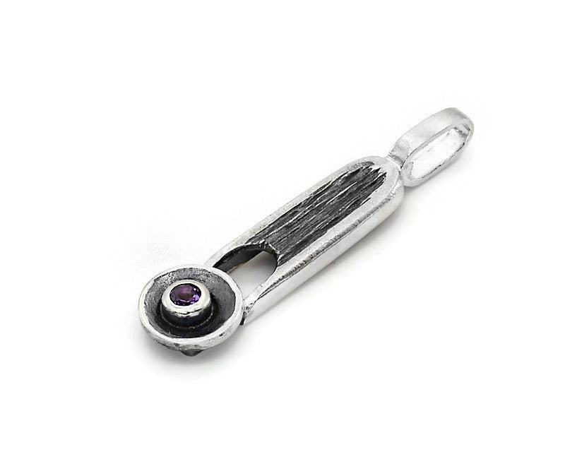 Anhänger aus vergoldetem, oxidiertem Silber mit Amethyst