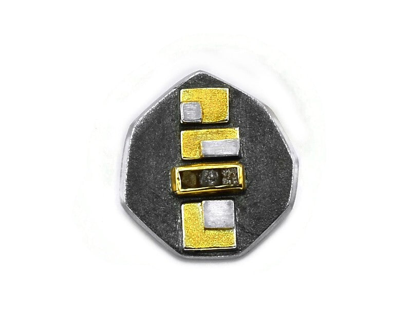 Anhänger aus vergoldetem, oxidiertem Silber mit Diamanten