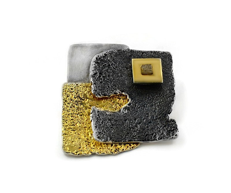 Anhänger aus oxidiertem und vergoldetem Silber mit Diamant